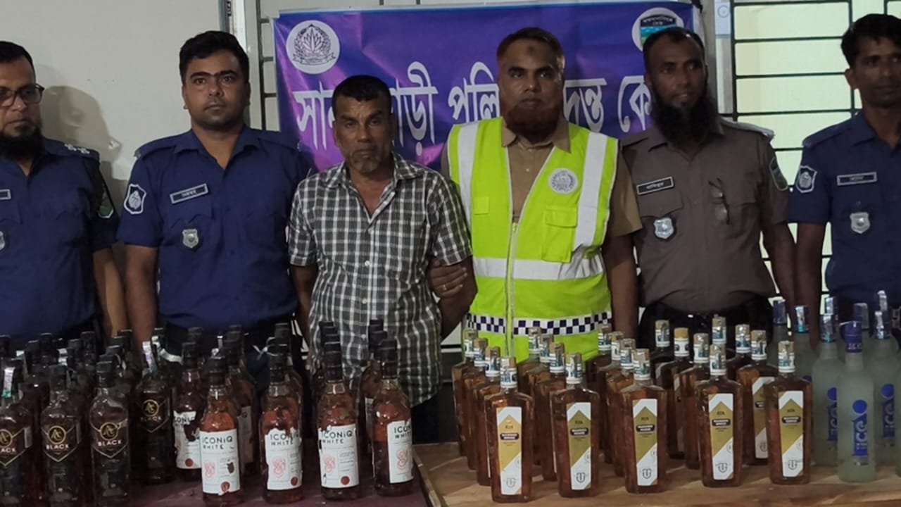 দেওয়ানগঞ্জে ৮৮ বোতল ভারতীয় মদসহ আটক ১