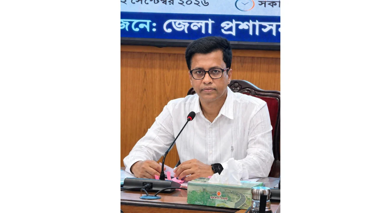 গণশুনানি চালু করে আলোচনায় পিরোজপুরের ডিসি আবু সাঈদ