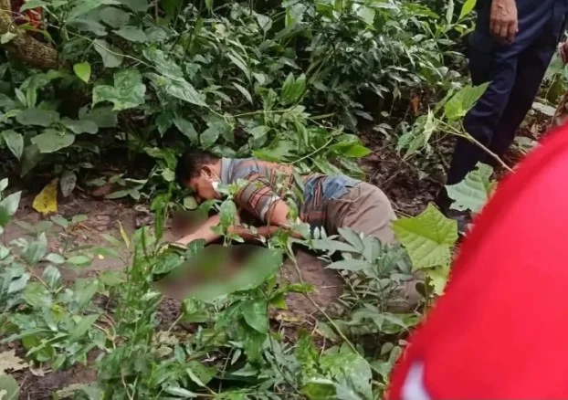 যশোরের অভয়নগরে সুপারি বাগান থেকে ২০ বছর পলাতক চরমপন্থীর গুলিবিদ্ধ লাশ উদ্ধার