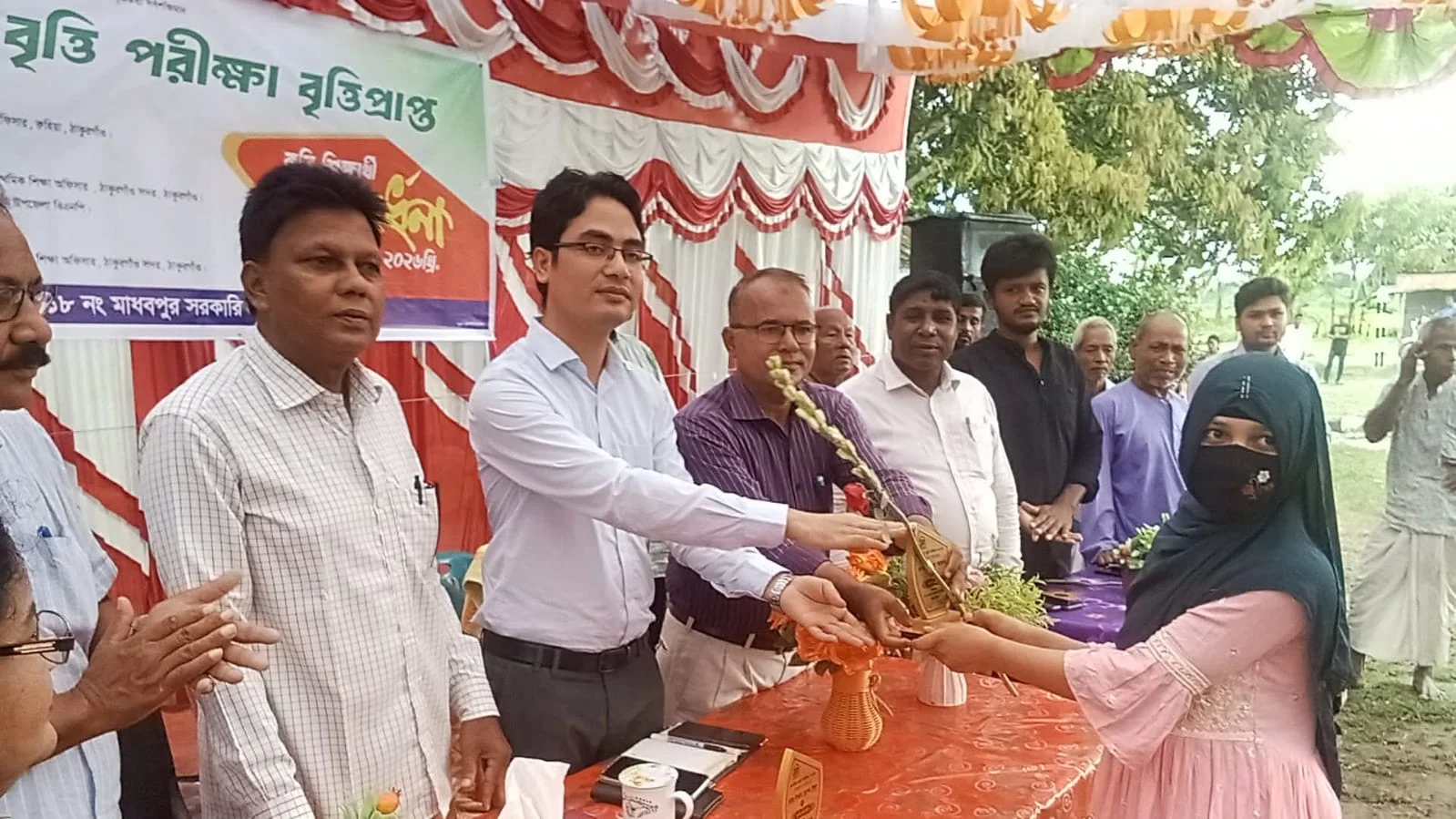 আজকের মেধাবীরাই আগামীর নেতৃত্ব দেবে: রুহিয়ায় শিক্ষার্থীদের সংবর্ধনায় ইউএনও