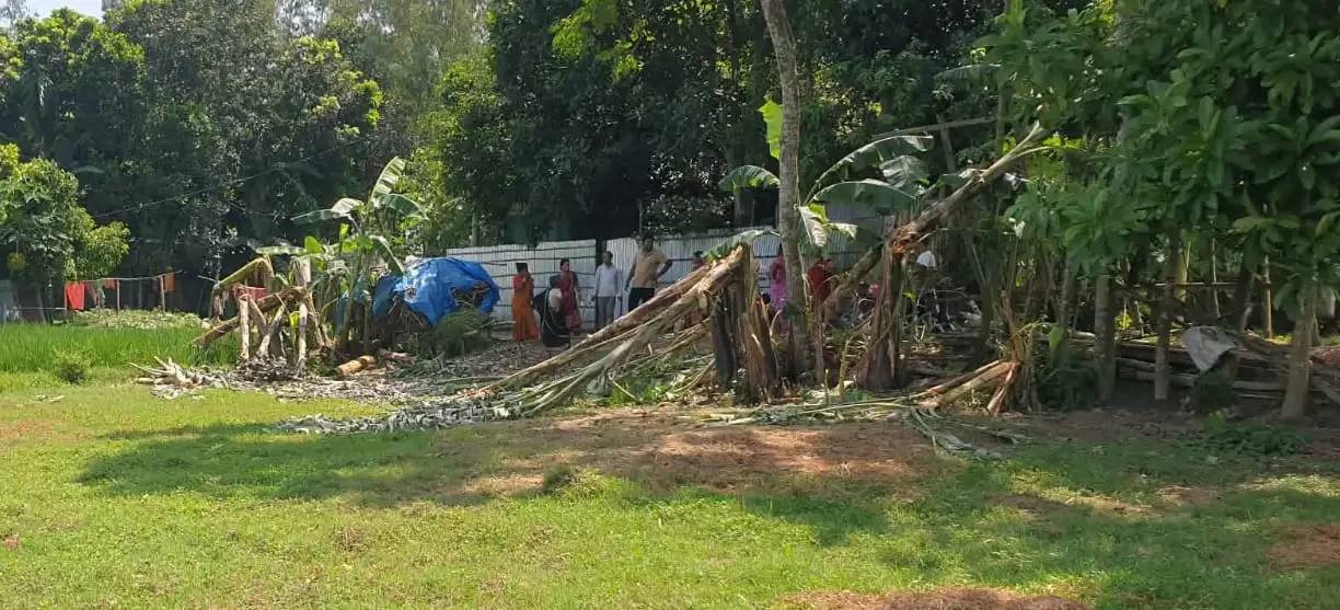 রুহিয়ায় পৈতৃক জমি নিয়ে বিরোধ: নারীসহ একই পরিবারের ২ জন আহত