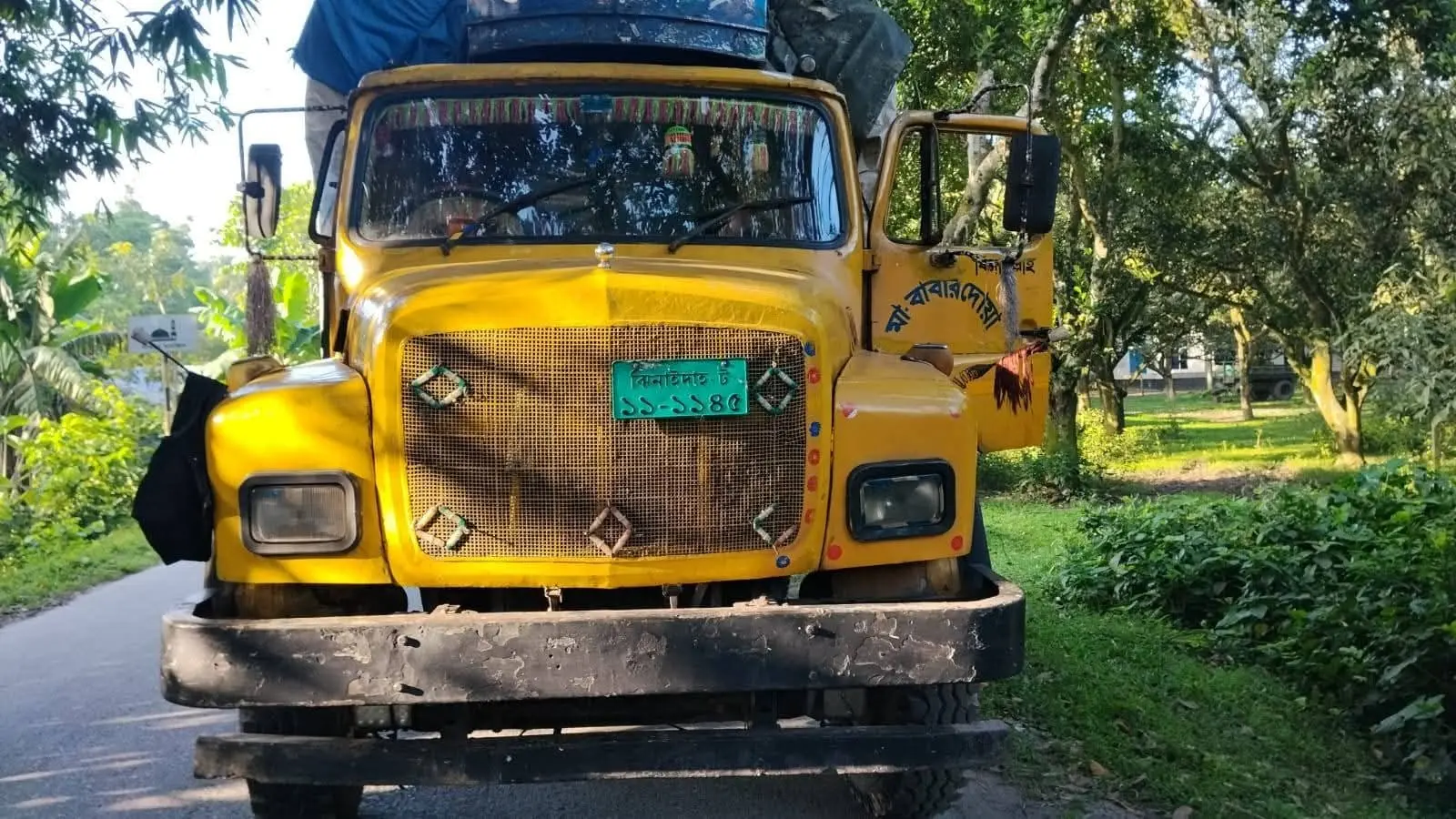 চুয়াডাঙ্গায় পাচারের সময় ট্রাকভর্তি ৪৪০ বস্তা টিএসপি সার জব্দ