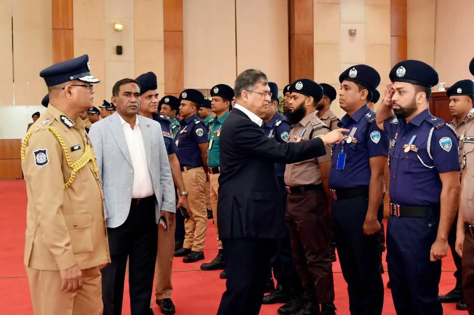 ৫৩ ডাকাত গ্রেপ্তার, বিপিএম পদক পেলেন কুমিল্লার এসআই অর্ণব