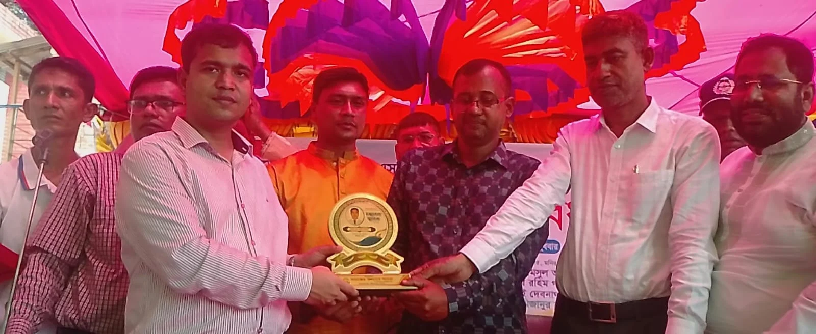 মনিরামপুরে জিপিএ-৫ ও বৃত্তিপ্রাপ্ত ১০ শিক্ষার্থীকে ক্রেস্ট দিয়ে সংবর্ধনা