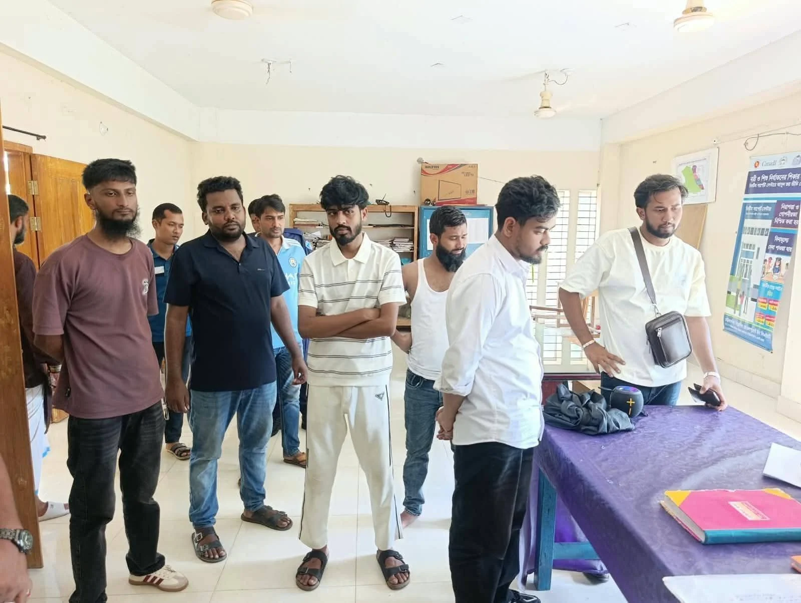 সাজেকে আওয়ামী লীগের স্লোগান দেওয়ার অভিযোগে ৬ পর্যটক আটক