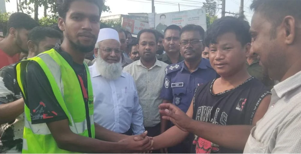 ভুটানি চালককে মারধর, বাংলাবান্ধায় ১ ঘণ্টা আমদানি-রপ্তানি বন্ধ