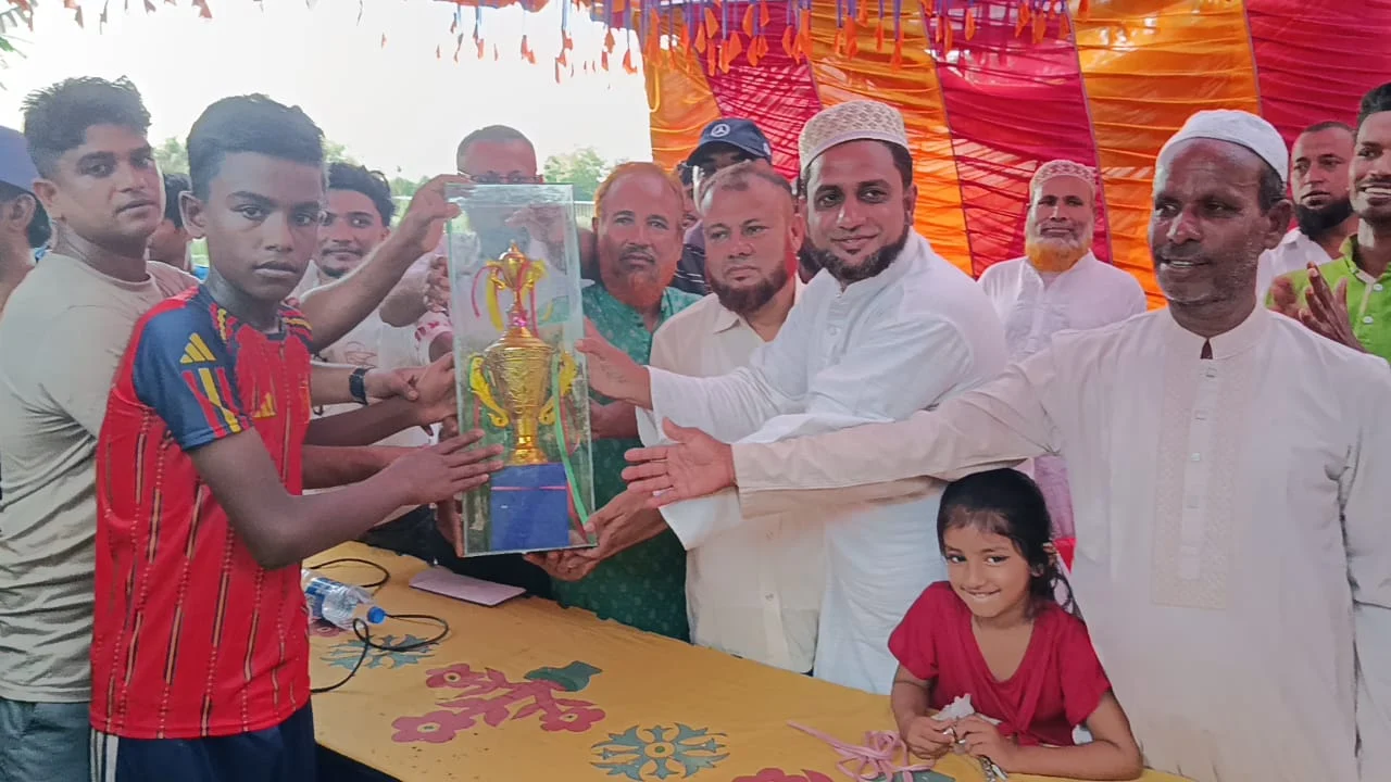কসবায় গাববাড়ি ধামসার যুবসমাজের মিনিবার ফুটবল টুর্নামেন্টের ফাইনাল অনুষ্ঠিত