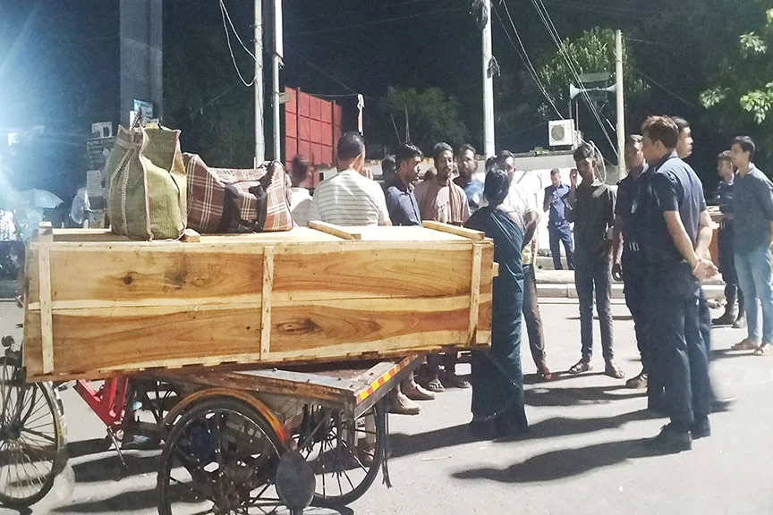 ভারতীয় হাইকমিশনের ছাড়পত্র পেয়ে বেনাপোল দিয়ে দেশে ফিরল পর্যটকের মরদেহ