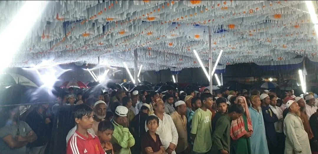 বৃষ্টি উপেক্ষা করে রুহিয়ায় অনুষ্ঠিত হলো আজিমুশ্বান ইসলামী জলসা
