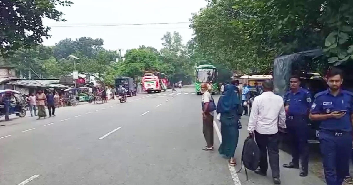 গোপালগঞ্জে বাসচাপায় প্রাণ গেল দম্পতির