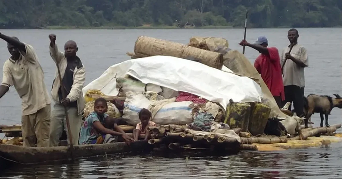 কঙ্গো নদীতে দুই নৌকার সংঘর্ষ, নিহত ৩০