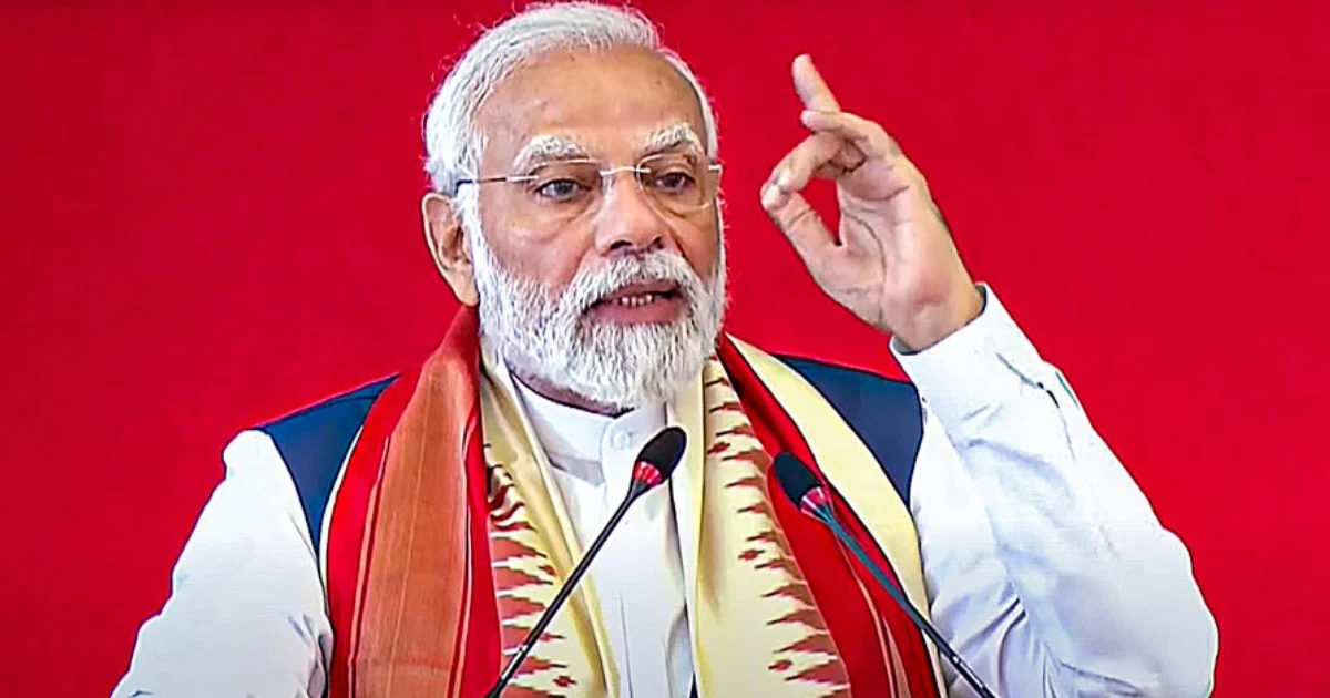 গুজরাটের মুখ্যমন্ত্রী থেকে ভারতের প্রধানমন্ত্রী, প্রশাসনে নরেন্দ্র মোদির ২৫ বছর
