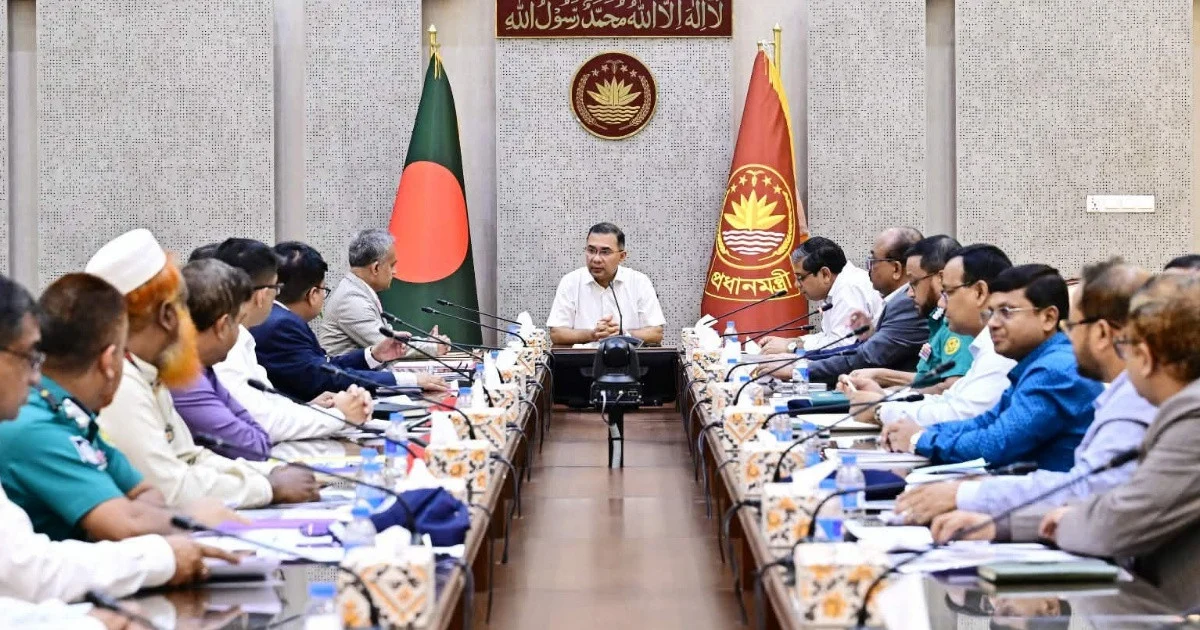 ঢাকার গণপরিবহনে শৃঙ্খলা ফেরাতে বৈঠকে প্রধানমন্ত্রী
