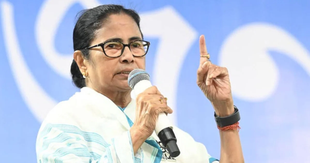 দিল্লিতে মমতা আটক