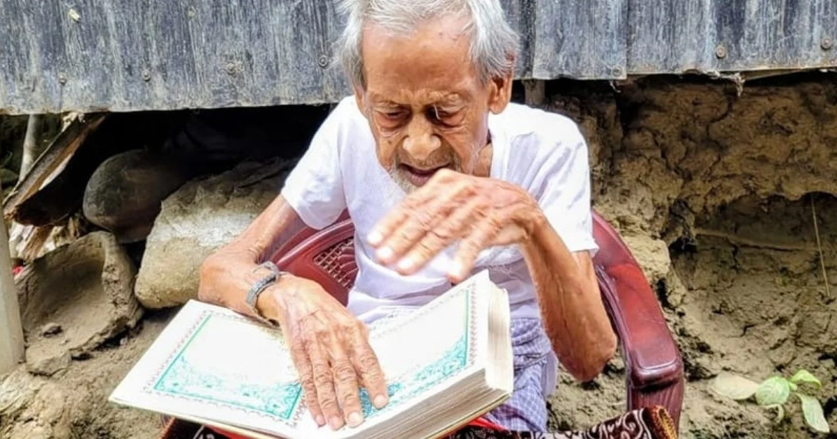 চশমা ছাড়াই কোরআন পড়তেন, ১২৩ বছর বয়সে আব্বাস প্রামাণিকের মৃত্যু