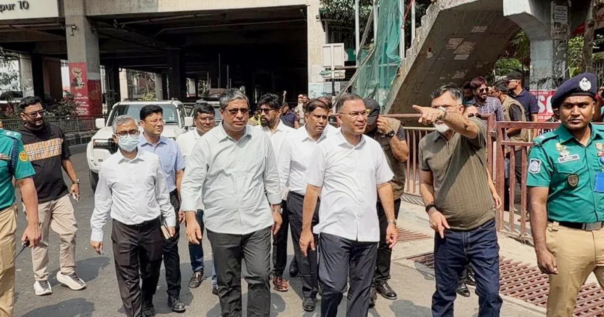 সাড়ে চার ঘণ্টায় রাজধানীর ১৩ স্থান পরিদর্শন করলেন প্রধানমন্ত্রী