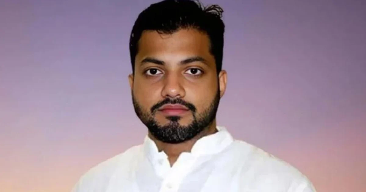 পদত্যাগের ঘোষণা দেওয়ার উদ্দেশ্যে জাতীয় প্রেস ক্লাবে পৌঁছেছেন ইশরাক