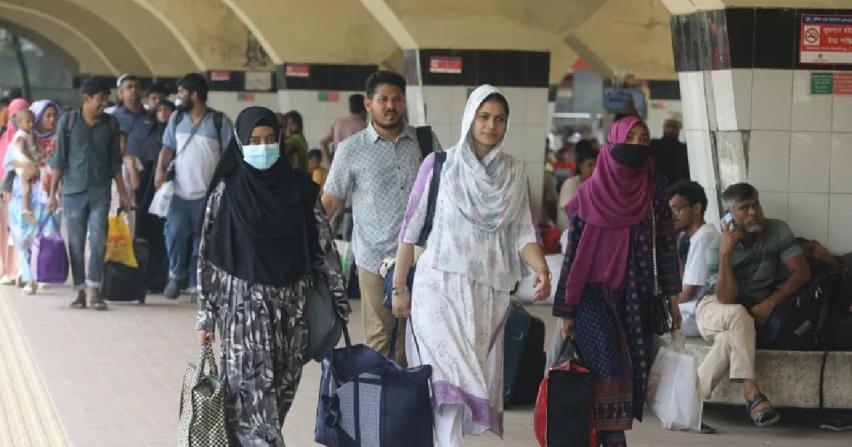 পাঁচ দিনের ছুটিতে ঢাকা ছাড়ছেন ঘরমুখো মানুষ