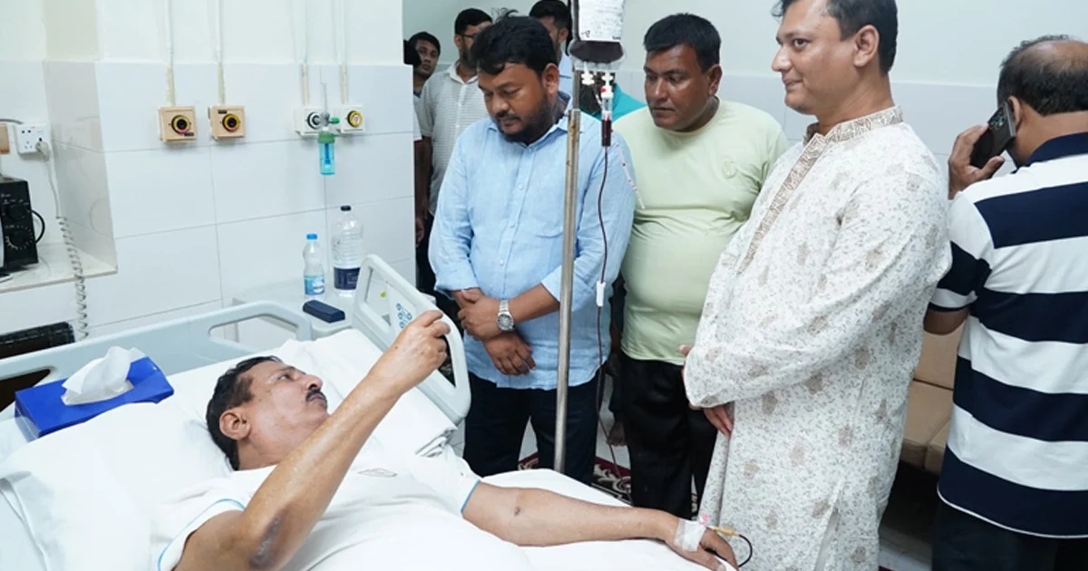 অসুস্থ ভূমিমন্ত্রী, উন্নত চিকিৎসার জন্য নেওয়া হলো ঢাকায়
