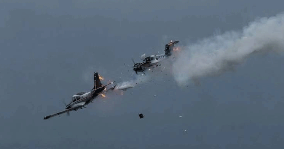 ফিলিপাইনে মাঝ আকাশে দুই সামরিক বিমানের সংঘর্ষ, নিহত ৪ পাইলট