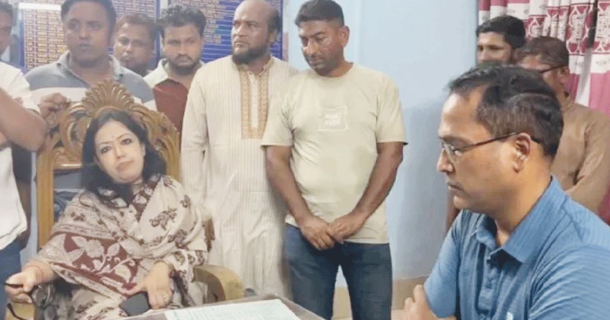 ওসির সঙ্গে বাদানুবাদে মামলা হলে আমাকেই প্রধান আসামি করুন: রুমিন ফারহানা