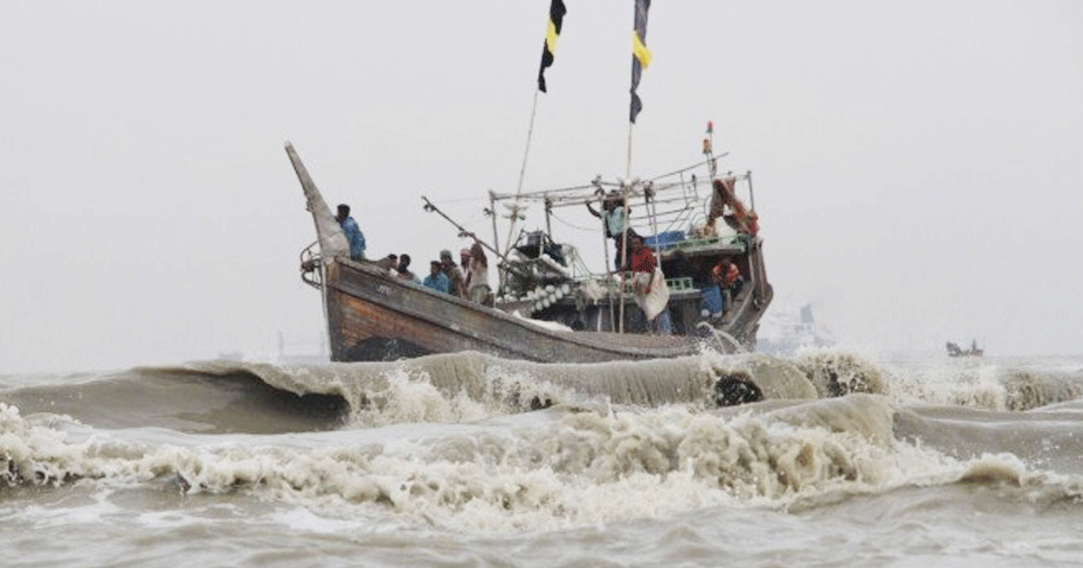 বঙ্গোপসাগরে নিম্নচাপ, ৪ বন্দরে ১ নম্বর সতর্কসংকেত