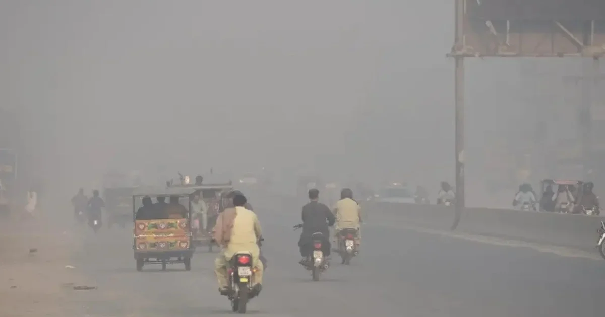 বিশ্বের সবচেয়ে দূষিত বায়ুর শহর লাহোর