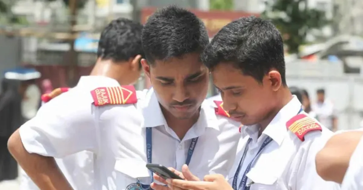 এইচএসসির ফলাফলে পাসের হার ১০ বছরে সর্বনিম্ন