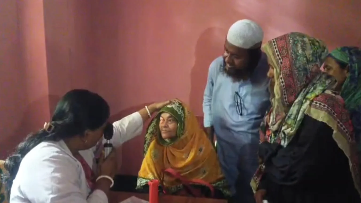 নাটোরের নলডাঙ্গায় শ্রমিক কল্যাণ ফেডারেশনের আয়োজনে ফ্রি মেডিকেল ক্যাম্প