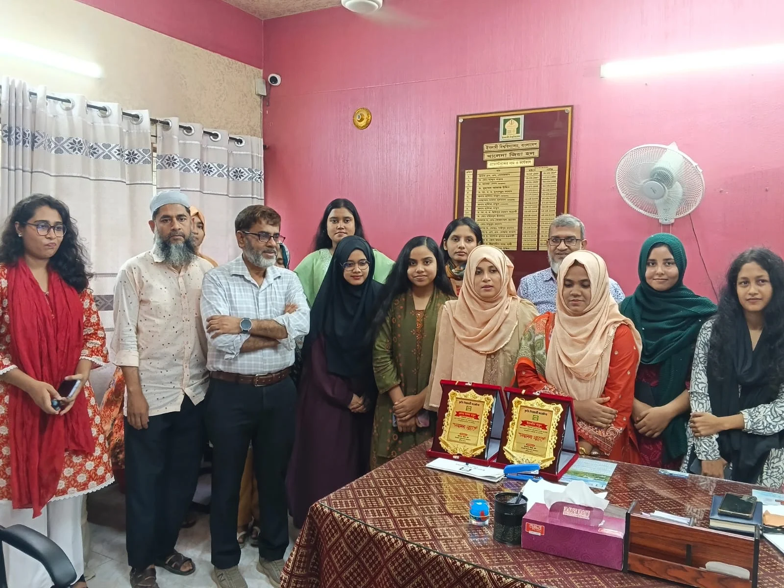 সহকারী জজ হওয়ায় ইবির দুই ছাত্রীকে খালেদা জিয়া হলের সংবর্ধনা