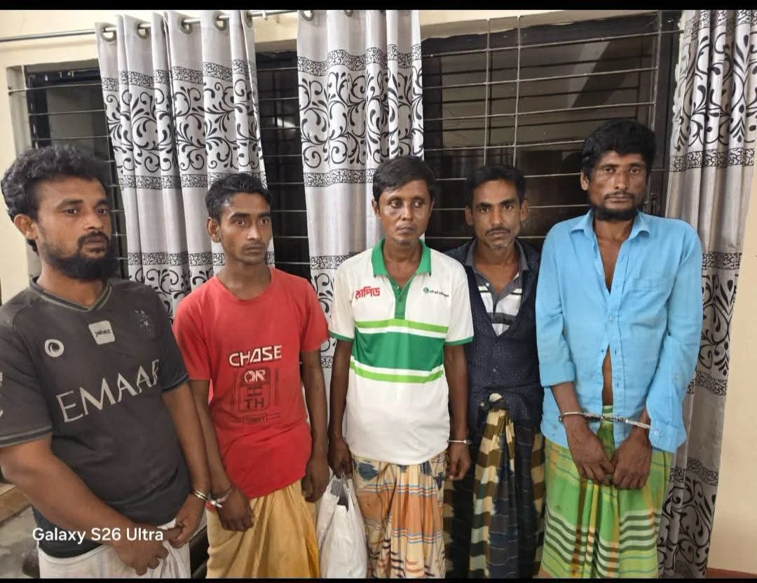 মিঠাপুকুরে মাদকবিরোধী অভিযানে ৫ জন গ্রেপ্তার, ভ্রাম্যমাণ আদালতে বিভিন্ন মেয়াদে কারাদণ্ড