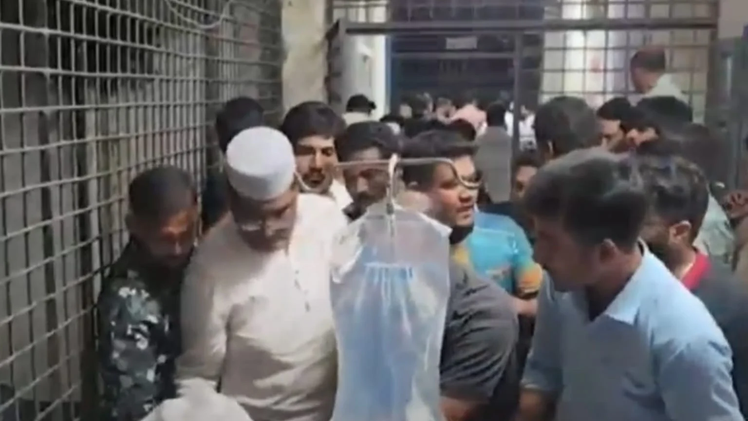 নাটোরে ছাত্রদল নেতাকে গুলি করে কুপিয়ে জখম