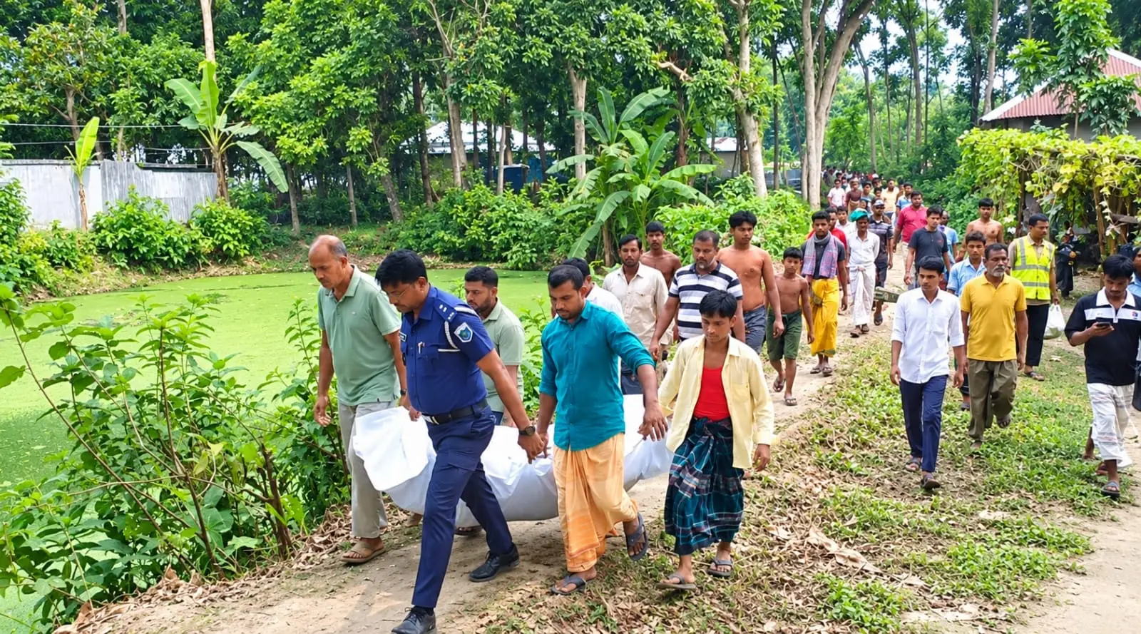 পাবনায় নিখোঁজ ব্যবসায়ীর পোড়া লাশ মিলল হলুদের ক্ষেতে
