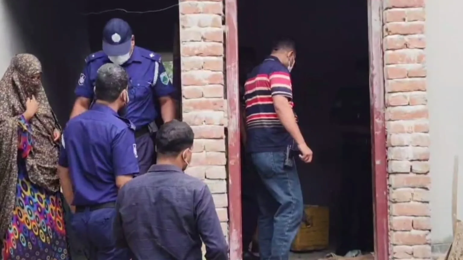 বড়াইগ্রামে নিখোঁজের ৬ দিন পর যুবকের অর্ধগলিত লাশ উদ্ধার