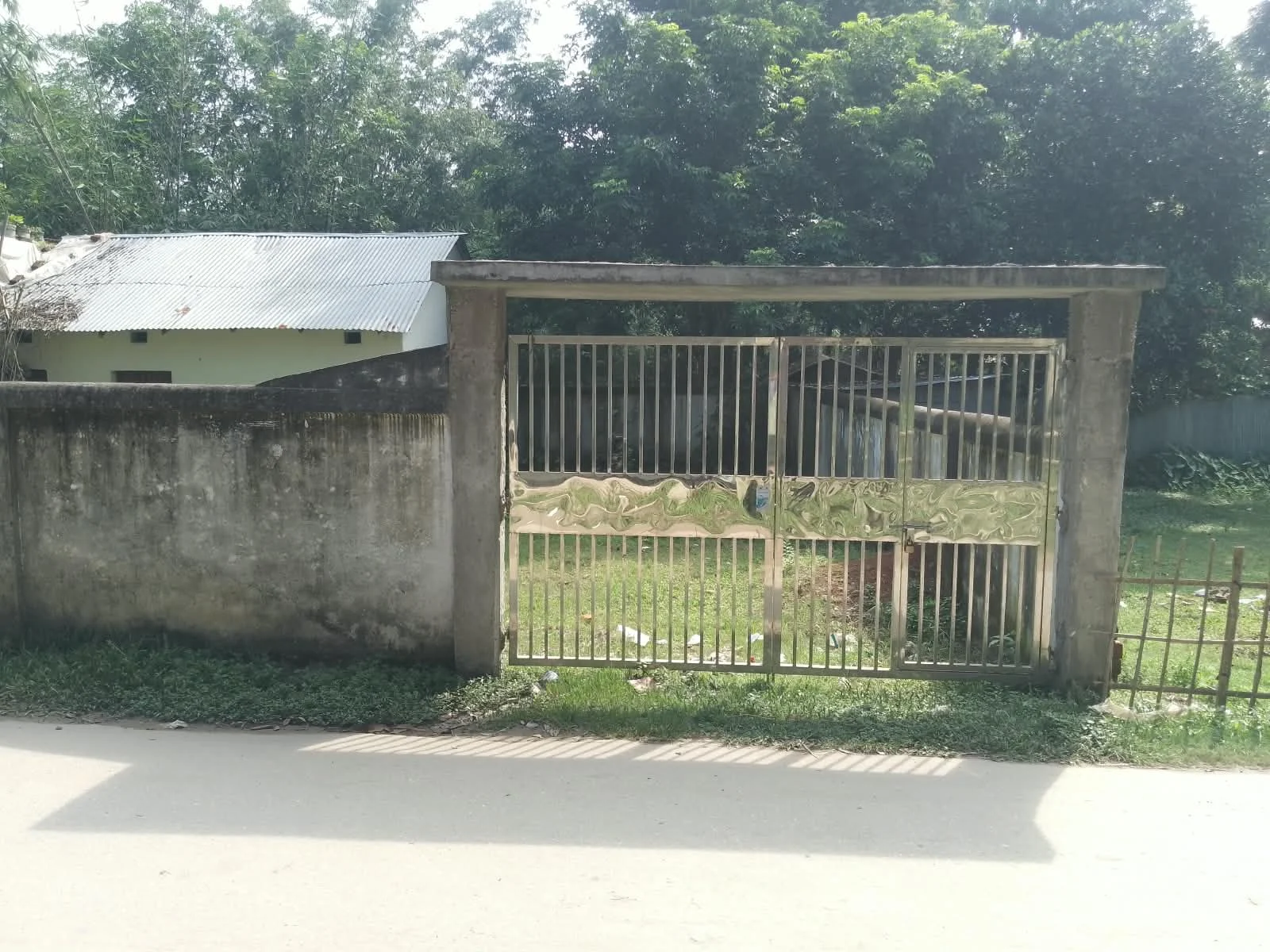 জনবল সংকটে ৮ বছর ধরে বন্ধ গাইবান্ধার তালুক জামিরা প্রাণী কল্যাণ কেন্দ্র