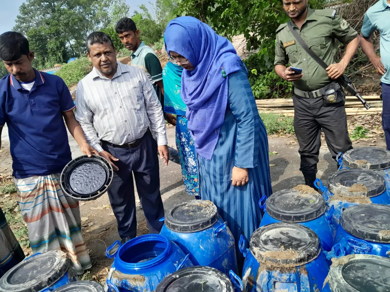 পাবনায় ভেজাল দুধ উৎপাদন, দুইজনের কারাদণ্ড ও জরিমানা