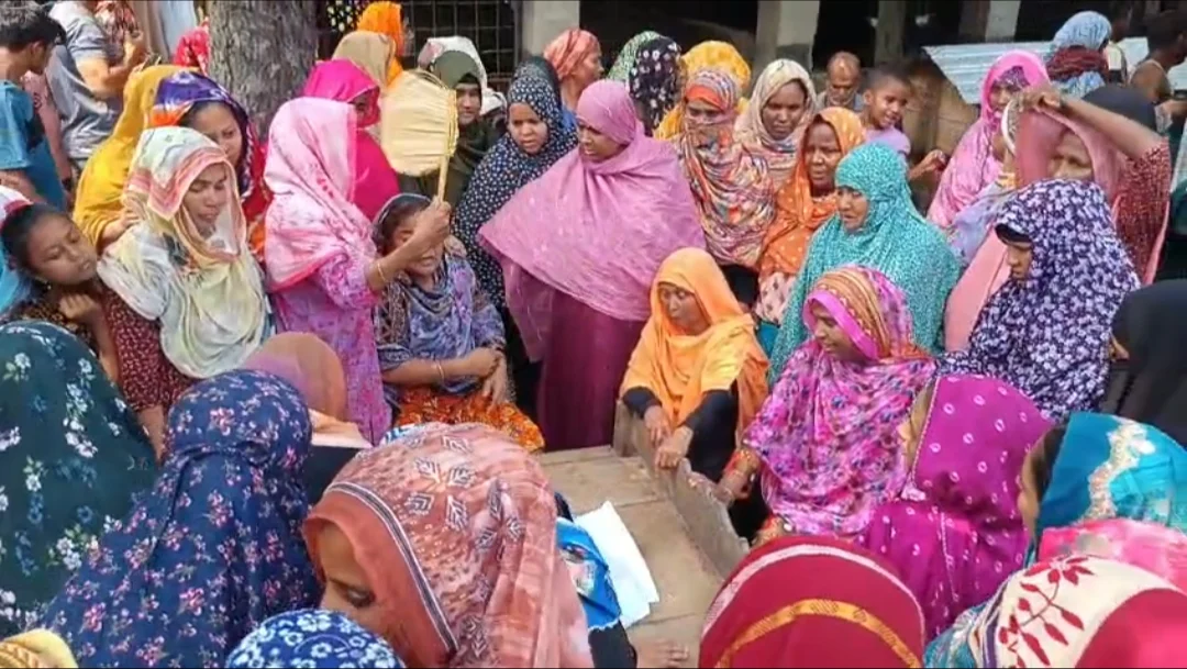১০ টাকার নোট তুলতে গিয়ে পুকুরে ডুবে শিশুর মৃত্যু