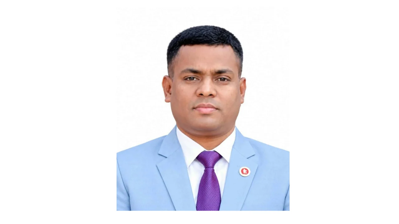 এমপির বক্তব্যের শেষে ইউএনওর হাততালি, নিজেকে দাবি করলেন বিএনপির লিডার