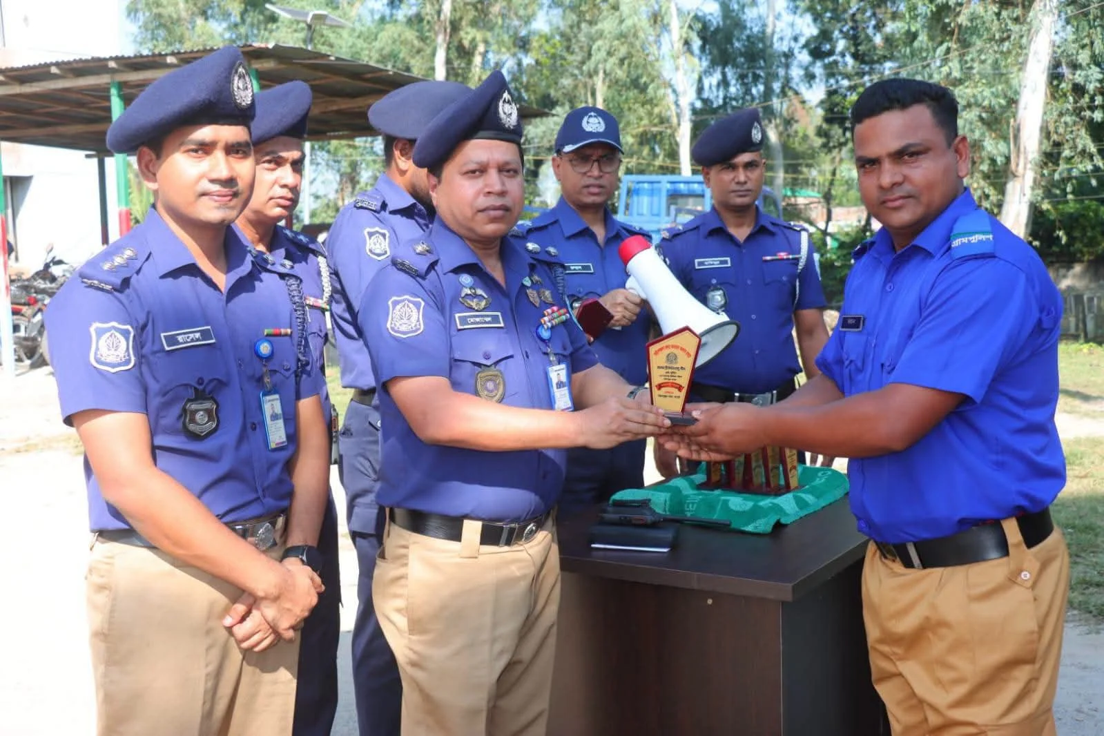 মিঠাপুকুর থানা ও চৌকিদারি প্যারেড পরিদর্শন করলেন রংপুরের পুলিশ সুপার