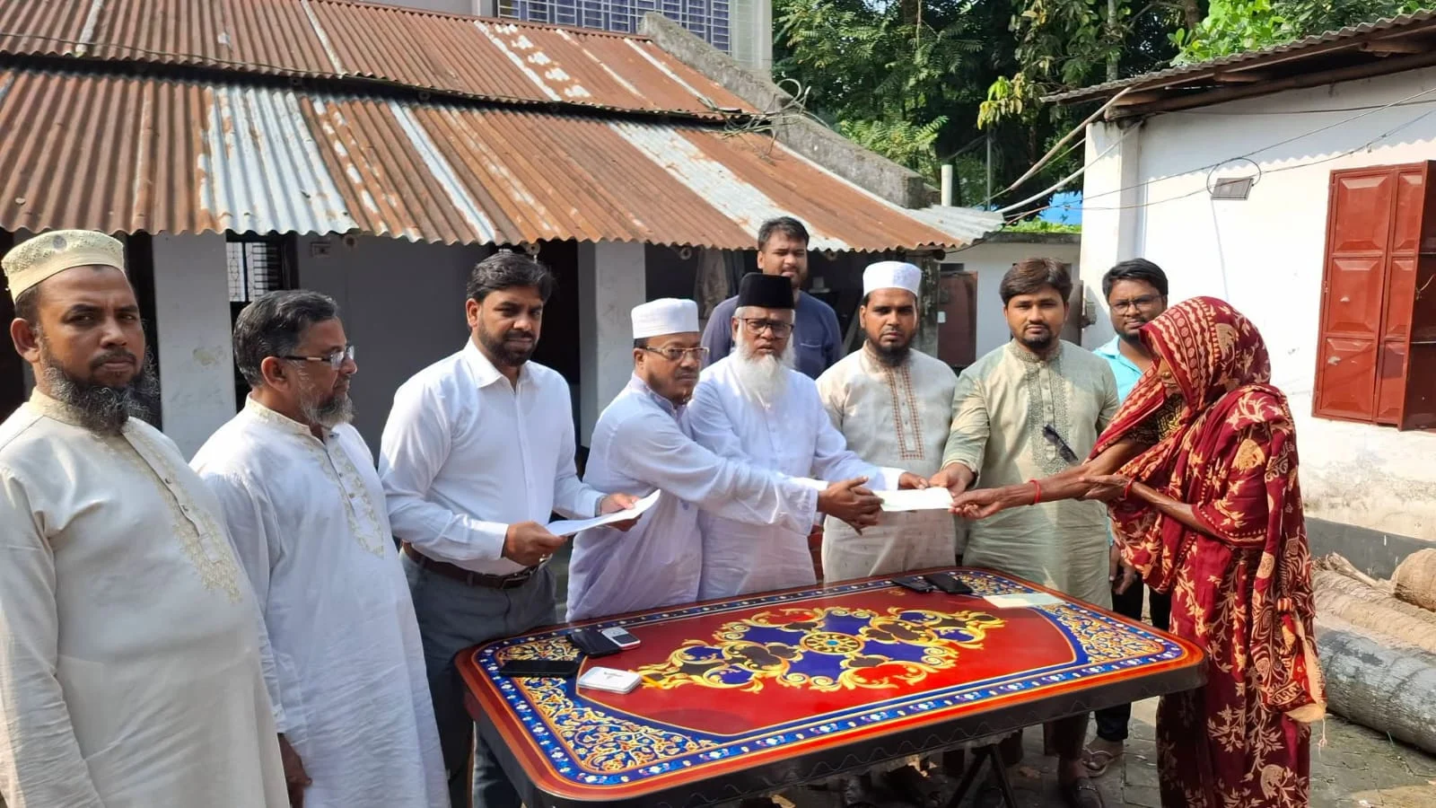 মণিরামপুরে ২৫ দুস্থ ব্যক্তিকে আর্থিক সহায়তার চেক দিলেন এমপি গাজী এনামুল হক