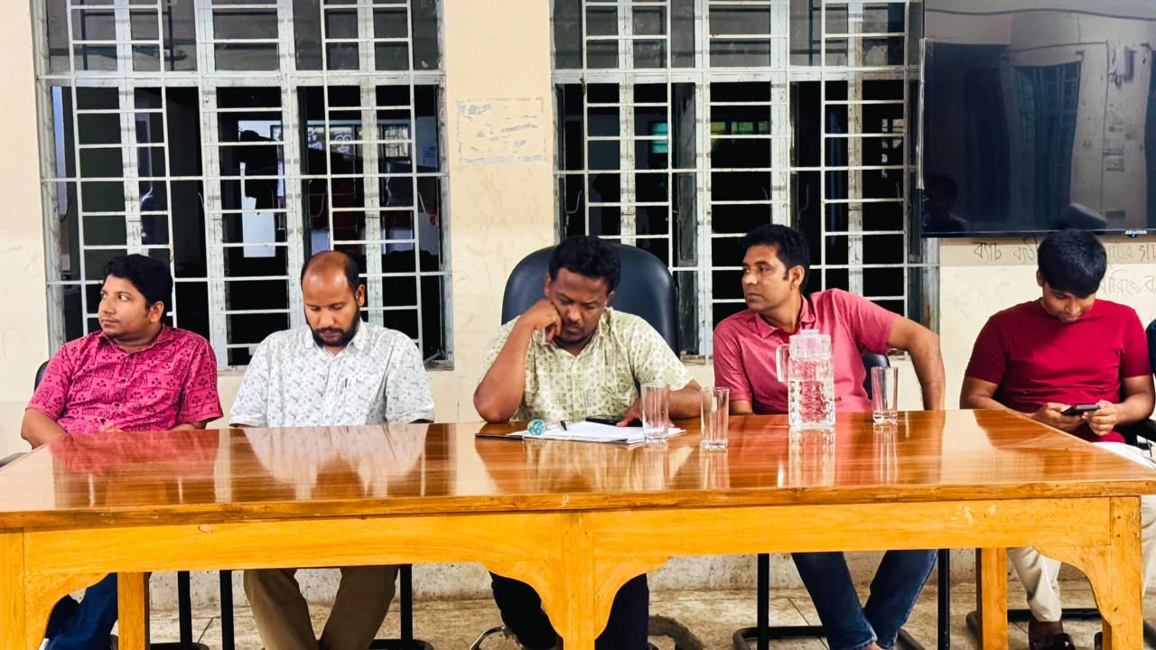 কুবির বিজয়-২৪ হলে শিক্ষার্থীদের সঙ্গে মতবিনিময় সভা, ১১ দফা দাবি