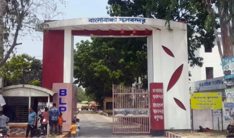 পূজা উপলক্ষে ১২ দিন বন্ধ থাকবে বাংলাবান্ধা স্থলবন্দরের আমদানি-রপ্তানি