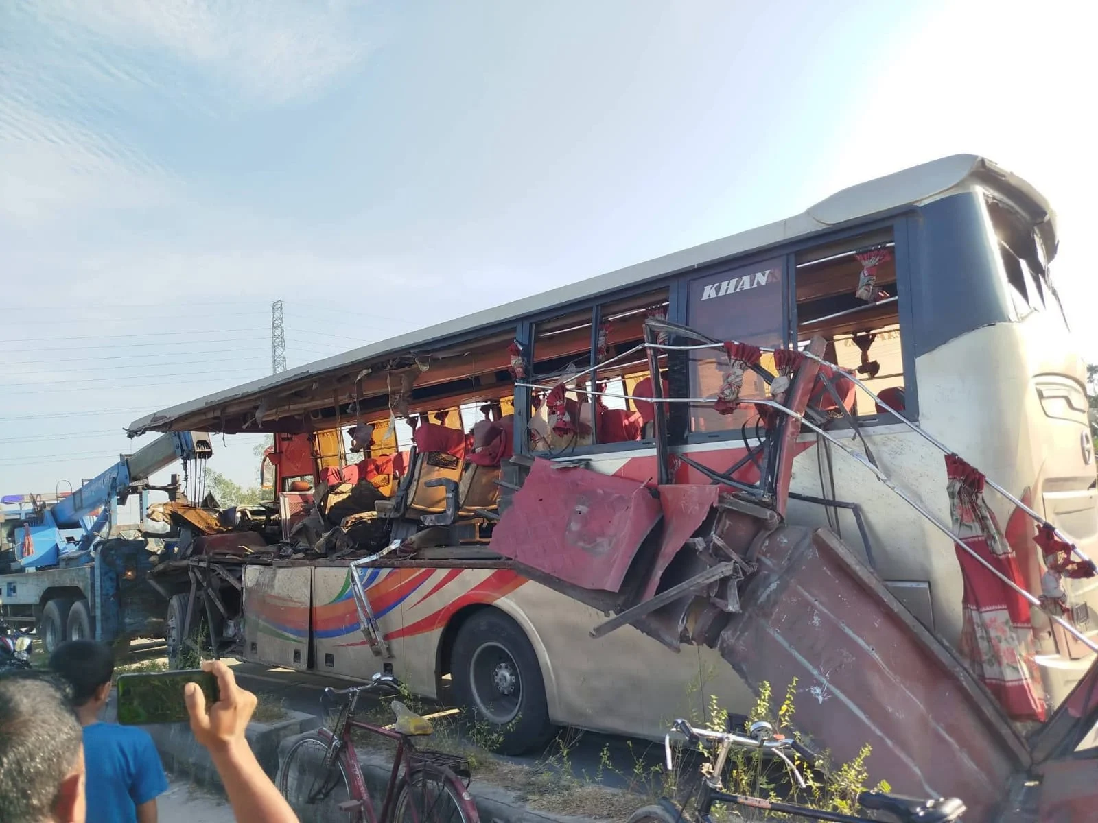 মিঠাপুকুরে দাঁড়িয়ে থাকা ড্রাম ট্রাক’কে যাএীবাহী নাইট কোচের ধাক্কা, নিহত-৩