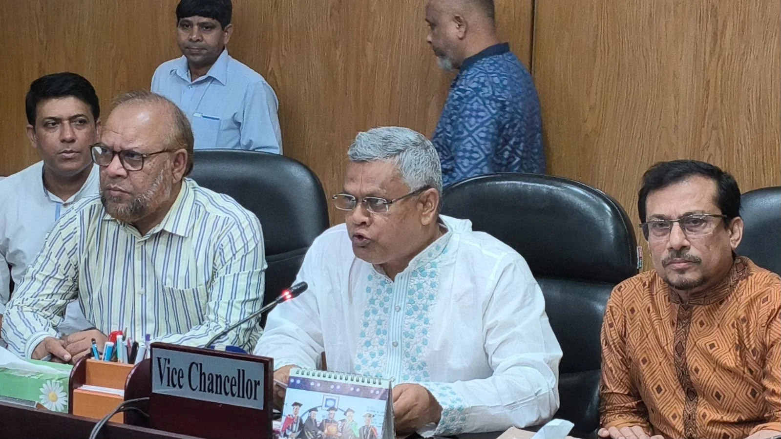 রাবিতে সাংবাদিকদের ওপর হামলার ঘটনায় ৪ শিক্ষার্থী সাময়িক বহিষ্কার