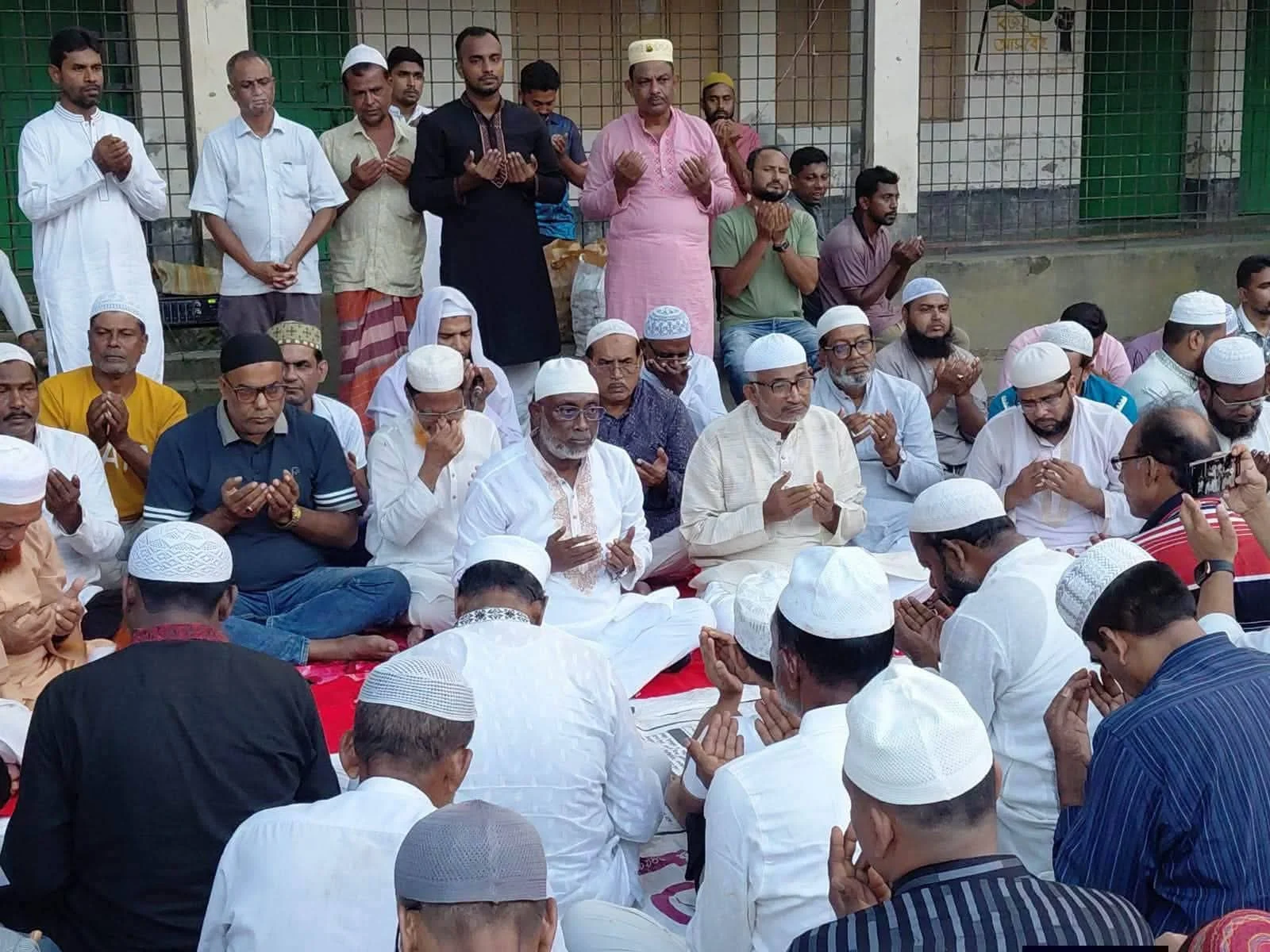 মনিরামপুরে বিএনপি নেতা মফিজুর রহমানের সুস্থতা কামনায় দোয়া মাহফিল