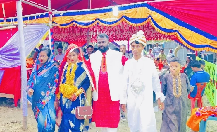 মানবিকতার বন্ধনে ১১৩টি বিয়ে, ২৪ বছর ধরে অসহায় মেয়েদের পাশে রুবেল