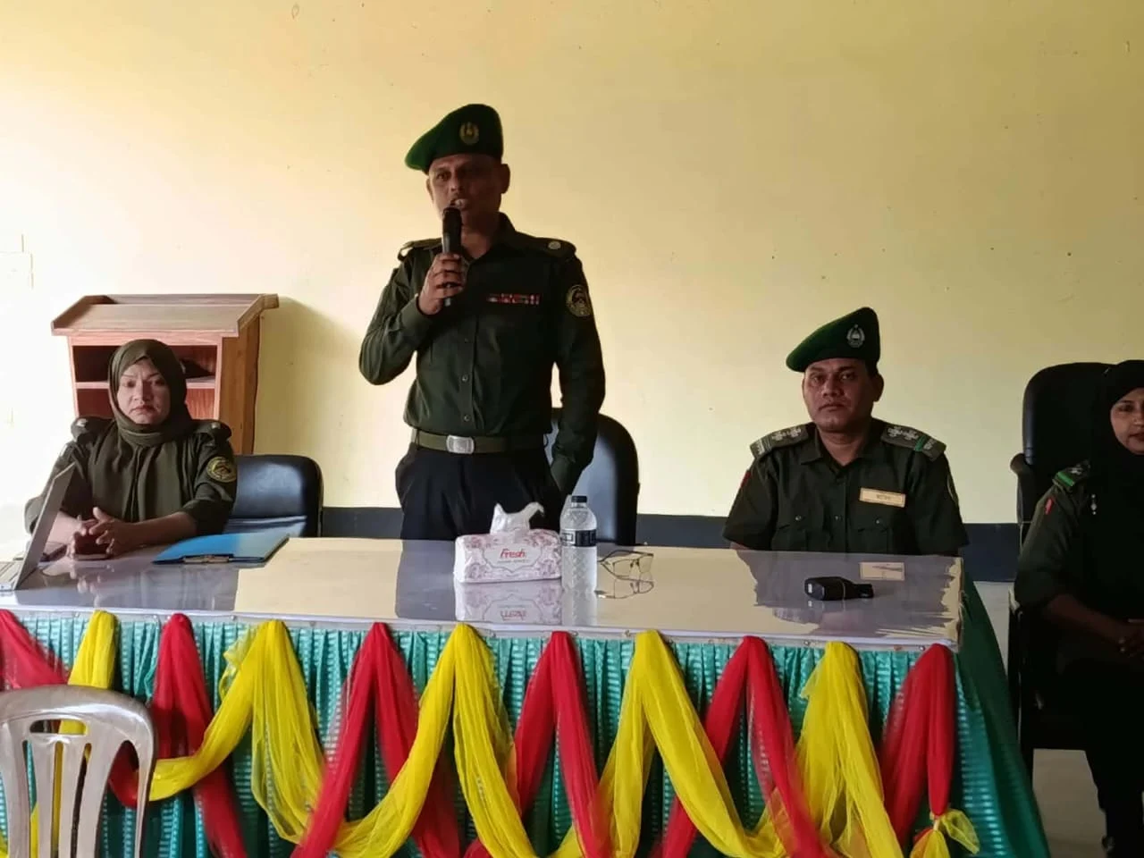 ঠাকুরগাঁওয়ে দুর্গাপূজার নিরাপত্তায় আনসার ভিডিপির ব্রিফিং প্যারেড অনুষ্ঠিত 