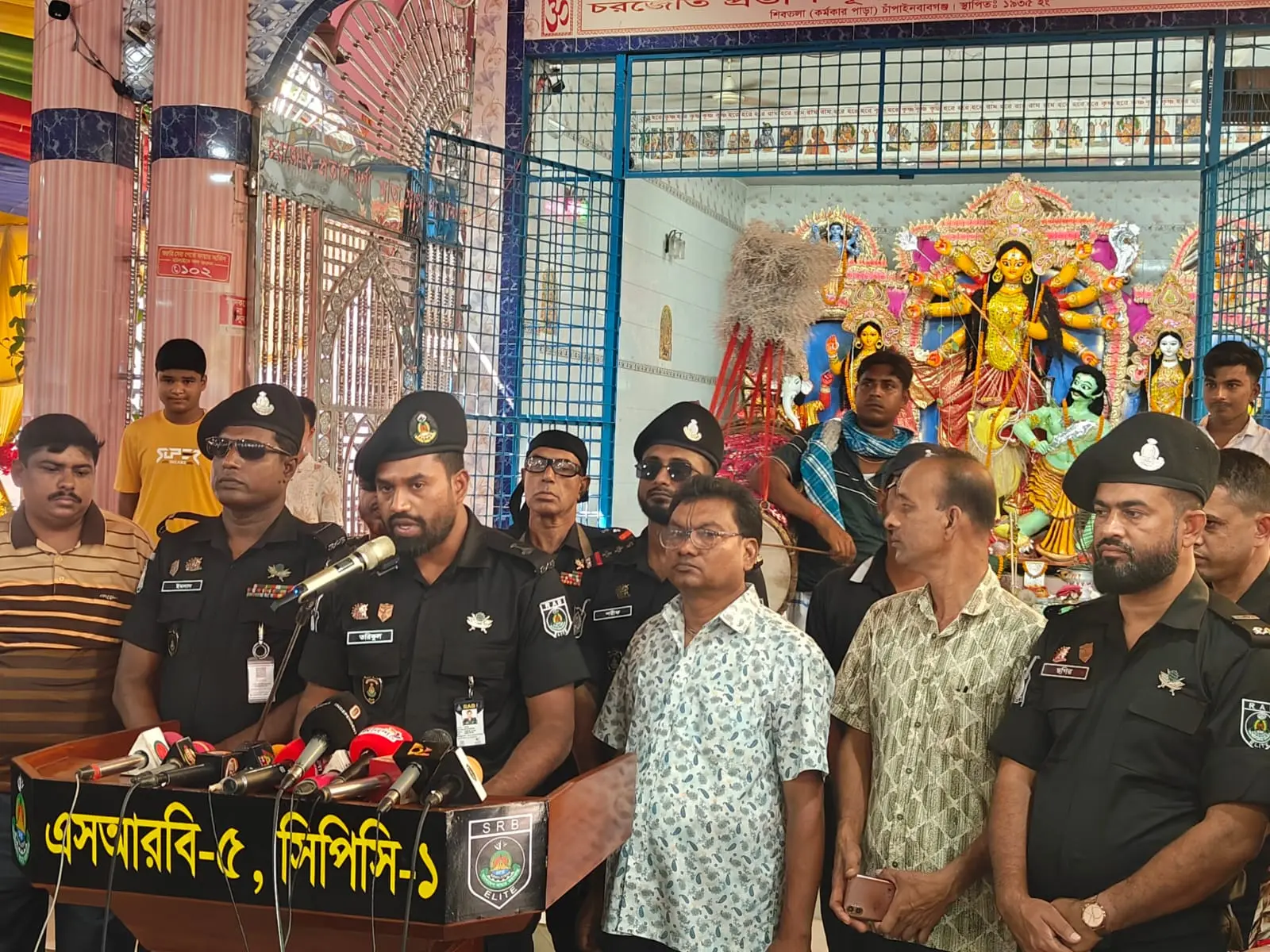 দুর্গাপূজায় উস্কানি-গুজব প্রতিরোধে ‘সোস্যাল মিডিয়ায় ২৪ ঘণ্টা নজরদারী’ এসআরবির