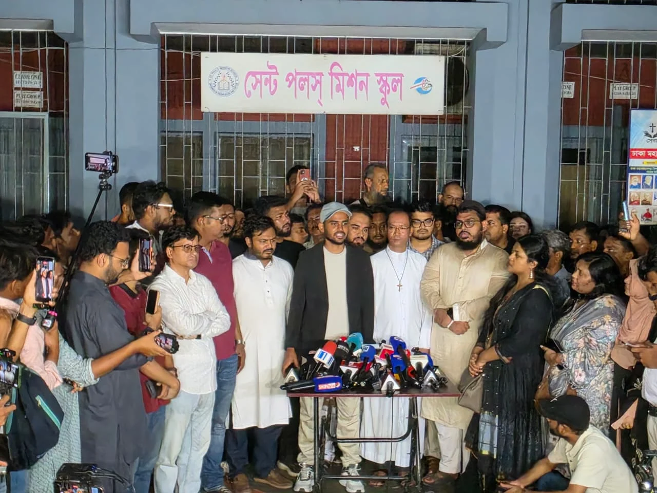 দুর্গাপূজা শান্তিপূর্ণ ও সৌহার্দ্যপূর্ণ পরিবেশে উদযাপনে এখনই সরকারকে প্রস্তুতি নিতে হবে: আসিফ মাহমুদ