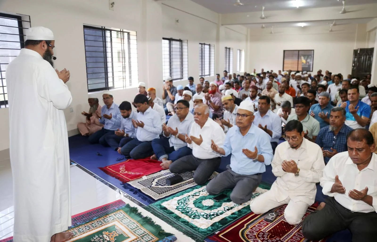 ইবির নতুন প্রশাসন ভবনে স্থায়ী মসজিদ উদ্বোধন